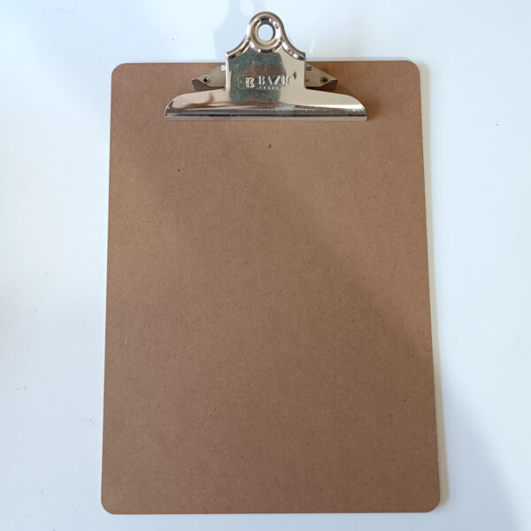 Tabla con Clip de MDF